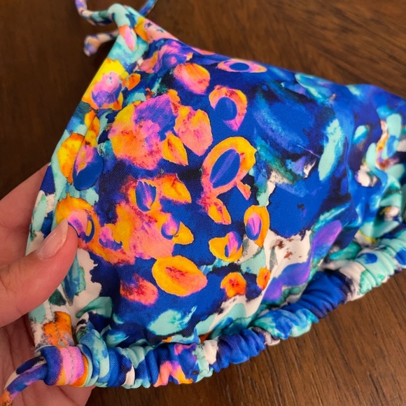 Venus Bikini - Picture 1 of 3